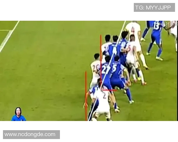 足球球星赛后怒喷裁判判罚不公引发球迷热议与媒体持续关注